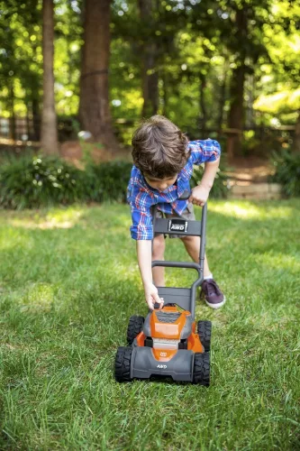 HUSQVARNA JÁTÉK FŰNYÍRÓ