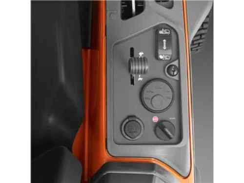 HUSQVARNA RC 320TS AWD RIDER FŰNYÍRÓ FŰGYŰJTŐVEL, VÁGÓASZTAL NÉLKÜL