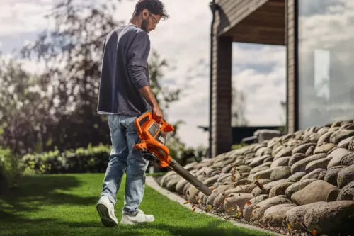 HUSQVARNA 120IBV AKKUS LOMBSZÍVÓ Csak gép (akku és töltő nélkül)