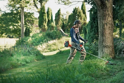 HUSQVARNA 122R BENZINMOTOROS FŰKASZA
